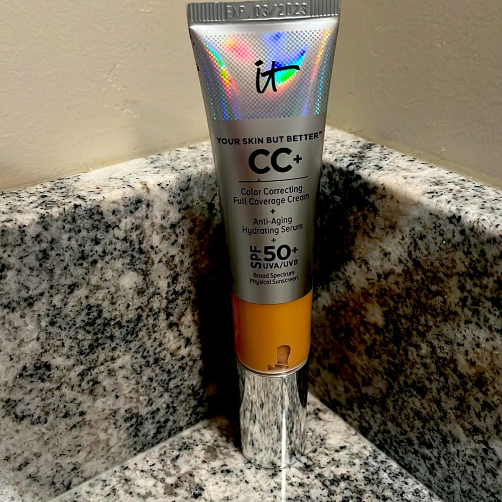 CC Color Correcting Creme. It Cosmetics